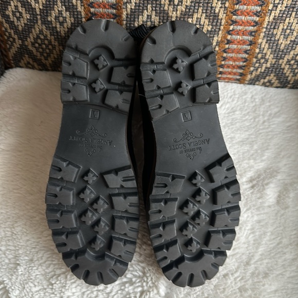 The Office of Angela Scott- Limited Edition Boots - 8/8.5 - Picture 15 of 16